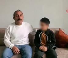 Bu nasıl eğitimci! Okul m&uuml;d&uuml;r&uuml; &ouml;ğrenciyi yakasından tutup yere fırlattı!