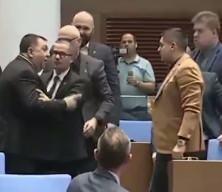  Bulgaristan Parlamentosu karıştı!