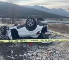 Denizli&rsquo;de otomobil takla attı: S&uuml;r&uuml;c&uuml; hayatını kaybetti