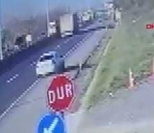 Tekirdağ&rsquo;da otomobil, yol kenarındaki beton par&ccedil;asına &ccedil;arptı: 5 yaralı