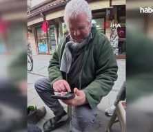 Konyalı kunduracı ile Avusturyalı turistin &lsquo;annouv&rsquo; muhabbeti g&uuml;ld&uuml;rd&uuml;