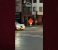 ABD'de elektrik kesintisi trafiği fel&ccedil; etti, otonom ara&ccedil;lar s&uuml;r&uuml;c&uuml;leri &ccedil;aresiz bıraktı