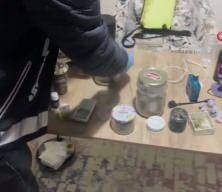 Adana uyuşturucu taciri sevgililer yakalandı