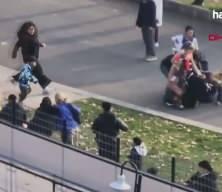 Diyarbakır&rsquo;da adliye &ouml;n&uuml;nde yumruklu ve tekmeli kavga