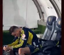 Fenerbah&ccedil;e'de Beşiktaş mağlubiyeti sonrasında Kerem Akt&uuml;rkoğlu yıkıldı