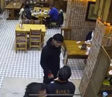 Kayseri'de yabancı turist, garsona verdiği 50 avro bahşişi bir g&uuml;n sonra geri istedi