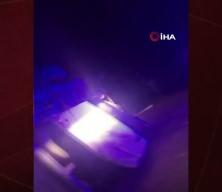 K&ouml;peğe &ccedil;arpmamak i&ccedil;in manevra yapan iş&ccedil;i servisi minib&uuml;s&uuml; devrildi: 16 yaralı