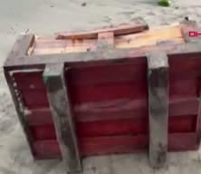 Samsun sahilde sır sandık: &Uuml;zerindeki Rus&ccedil;a yazılar dikkat &ccedil;ekti