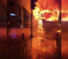 Servis şof&ouml;r&uuml;n&uuml;n dikkati faciayı &ouml;nledi, iş&ccedil;iler saniyelerle yanmaktan kurtuldu