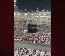 Kabe yeni yılın ilk saatlerinde rekor seviyede insana ev sahipliği yaptı