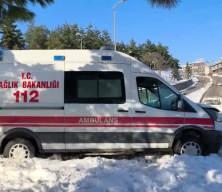 Karab&uuml;k&rsquo;te ambulans ile cip &ccedil;arpıştı: 2 sağlık &ccedil;alışanı yaralandı