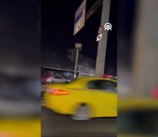 K&uuml;&ccedil;&uuml;k&ccedil;ekmece'de metrob&uuml;s alevlere teslim oldu! Yolcular &ouml;l&uuml;mden d&ouml;nd&uuml;