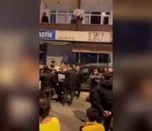 Bah&ccedil;elievler'de kontrolden &ccedil;ıkan kamyonet 4 ara&ccedil; ile İETT otob&uuml;s&uuml;ne &ccedil;arptı