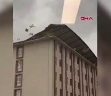 Bursa&rsquo;da şiddetli fırtına &ccedil;atıları u&ccedil;urdu