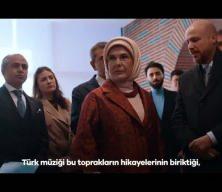 Emine Erdoğan&rsquo;dan Palet T&uuml;rk m&uuml;ziği ilkokuluna ziyaret paylaşımı