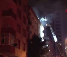 İstanbul Kartal'da 5 katlı binanın &ccedil;atısında yangın &ccedil;ıktı!