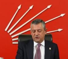 &Ouml;zg&uuml;r &Ouml;zel&rsquo;den milletvekillerini şoke eden &ccedil;ıkış: Hepinizi seviyorum, biriniz hari&ccedil;!