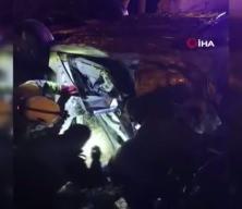 Antakya-İskenderun yolunda feci kaza: 2 &ouml;l&uuml;, 3 yaralı