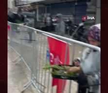 Hatay'da miting heyecanı kazaya neden oldu: T&uuml;ts&uuml; yakarken kendini yaktı