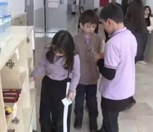 İlkokuldaki kasiyersiz "d&uuml;r&uuml;stl&uuml;k dolabı" kasa fazlası verdi