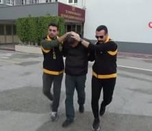 &Ouml;ğretmene silahlı saldırı d&uuml;zenleyen su&ccedil; makinesi veli yakalandı