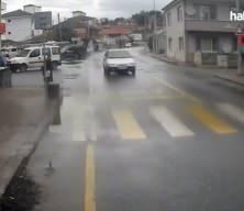  Otomobilin &ccedil;arptığı yaşlı kadın hayatını kaybetti