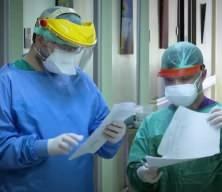 Profes&ouml;rden '&uuml;&ccedil;l&uuml; salgın' uyarısı: "H3N2, RSV ve COVID-19 aynı anda yayılıyor"