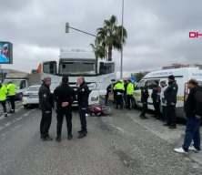 Şanlıurfa&rsquo;da kavşakta tır ile &ccedil;arpışan motosiklet s&uuml;r&uuml;c&uuml;s&uuml; hayatını kaybetti