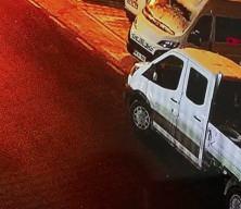 9 sokak k&ouml;peği saldırdı: Saldırıdan ka&ccedil;arken kolunu kırdı