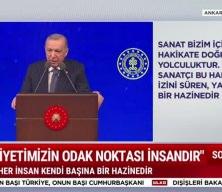 Cumhurbaşkanı Erdoğan'dan sanat&ccedil;ılara b&uuml;y&uuml;k &ouml;vg&uuml;!