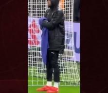 Fas-Senegal ma&ccedil;ında Yehvan Diouf'a &ccedil;irkin saldırı tepki &ccedil;ekti