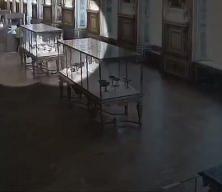 Fransa'daki Louvre M&uuml;zesi'nin soyulma anının g&ouml;r&uuml;nt&uuml;leri ortaya &ccedil;ıktı