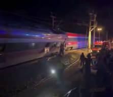 İspanya'da hızlı tren raydan &ccedil;ıktı: 7 &ouml;l&uuml;, 25 yaralı