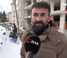 Tır şof&ouml;r&uuml;n&uuml;n kardan yaptığı ayı ailesi ilgi odağı oldu