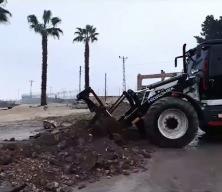 Nusaybin'de bayrak indirme provokasyonu sonrası dev T&uuml;rk bayrağı g&ouml;ndere &ccedil;ekildi