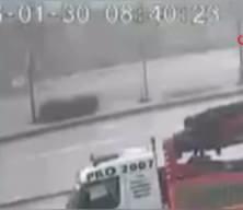 Kontrolden &ccedil;ıkan servis ref&uuml;je &ccedil;ıktı: &Ouml;l&uuml;mden saniyelerle kurtuluş kamerada