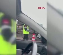 Kuzey Marmara Otoyolu'nda kamyon devrildi; trafik yoğunluğu oluştu