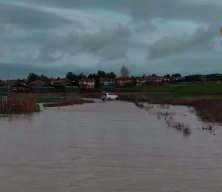 Milyonluk villalar sular altında kaldı