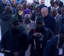  Nijerya Cumhurbaşkanı Tinubu, Cumhurbaşkanlığı K&uuml;lliyesi'nde zor anlar yaşadı