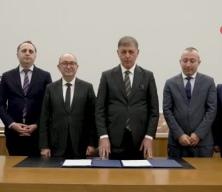 6 yıl sonra gelen imza: İzmir b&uuml;y&uuml;kşehir belediyesi sonunda hizmet binası i&ccedil;in harekete ge&ccedil;ti