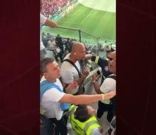 Felipe Melo ile Corinthians taraftarları arasında arbade &ccedil;ıktı