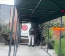 &Uuml;nl&uuml;lerin mekanı Clubhouse&rsquo;a polis baskını d&uuml;zenlendi