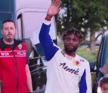 Fenerbah&ccedil;e'nin eski oyuncusu Saint-Maximin yeni takımı i&ccedil;in Fransa'da