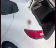 İzmir&rsquo;de bozuk yolu vatandaş onardı