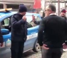 Kaldırıma park etti, uyaran zabıtaya saldırdı