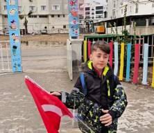 Mardin Nusaybin'de T&uuml;rk bayrağı sevgisi: &Ouml;ğrencilerden anlamlı video!