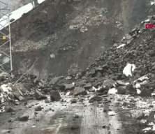 Sason&rsquo;da heyelan nedeniyle kapanan 2 k&ouml;y yolu ulaşıma a&ccedil;ıldı