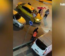 Sinir krizi ge&ccedil;irdi: 11 yıl seni bekleyemem deyip kendini yerlere attı, direği yumrukladı