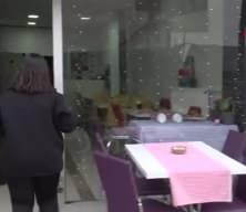 Sosyal medya yerine hayaline odaklandı, 3 sene &ccedil;alışıp biriktirdiği para ile 18 yaşında kafe a&ccedil;tı