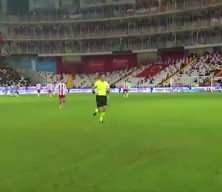 S&uuml;per Lig'de 20. haftanın VAR kayıtlarını a&ccedil;ıkladı